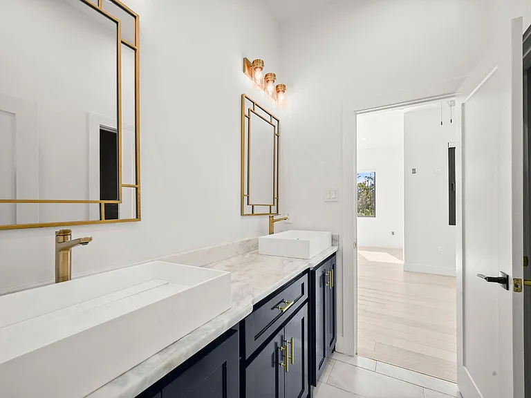 9825 Fawn View Dr — Photo 30