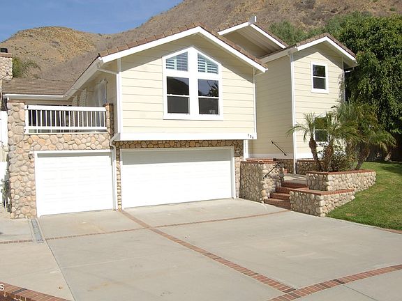 5th image of 734 Aliso St