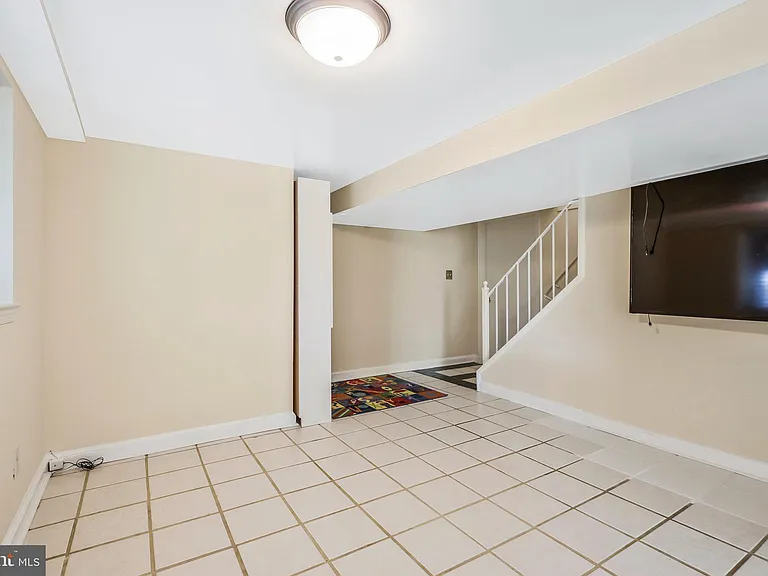 7030 Donna Cir — Photo 18