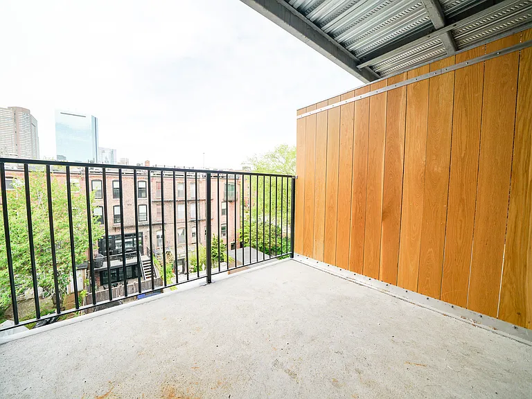 Blackwood St — Photo 14