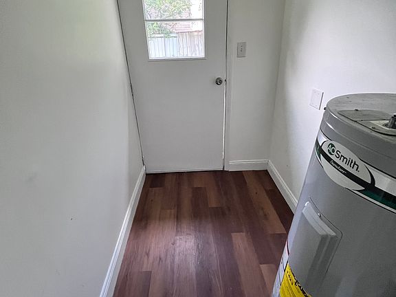 4th image of 1227 Desire St #1227