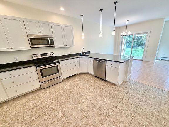 2nd image of 111 Grey Rock Rd Unit 114