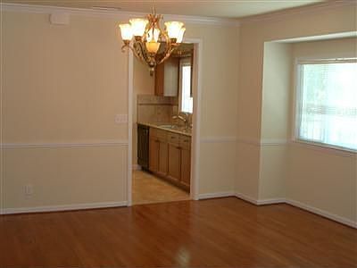 5th image of 733 E Cambridge Ave