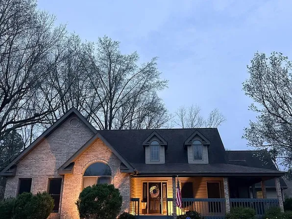 701 Rachael Ct, Carterville, IL 62918