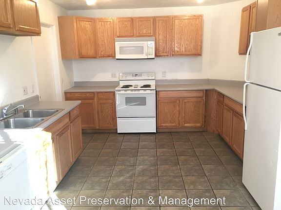 3rd image of 2120 Helen Ave