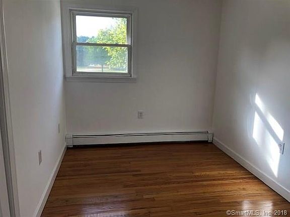 4th image of 32 Leha Ave