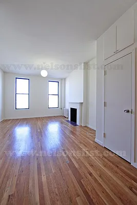 Rented by R New York | media 16