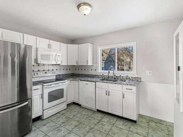 835 N Forest Ave, Saint Louis, MO 63119