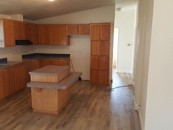 5th image of 4714 W Hood Ave