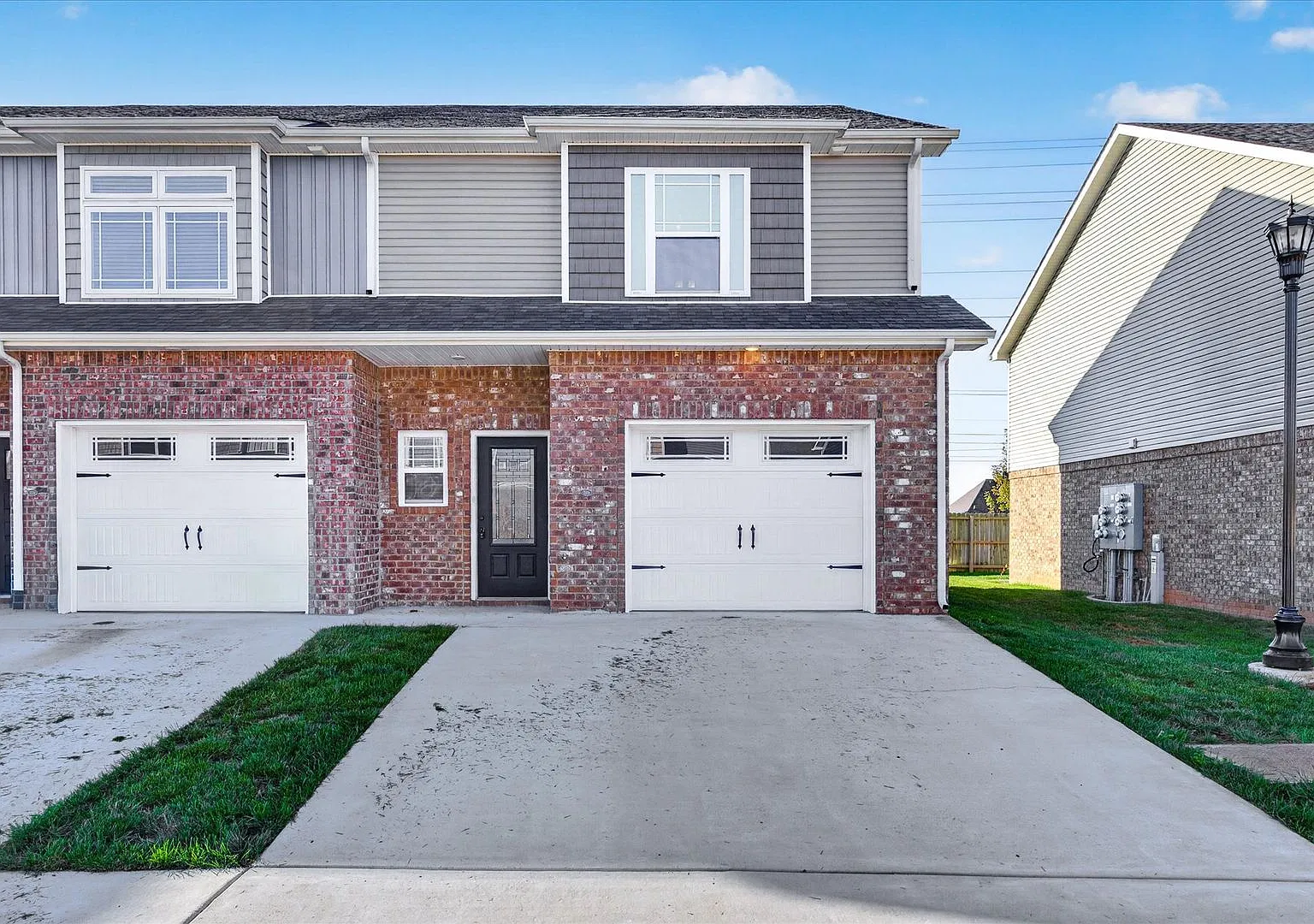 Pet Friendly Three Bedroom with Garage! — Photo 1