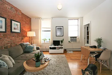 Rented by R New York