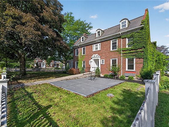 3rd image of 1701 James & Teall Ave