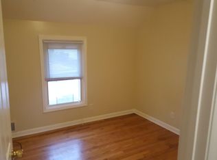 502 1/2 W Blackman St, Harvard, IL 60033