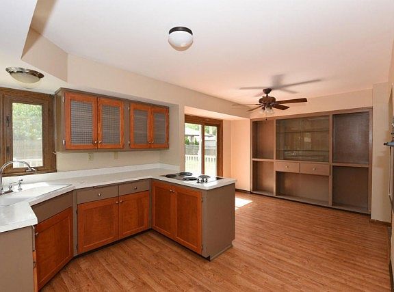 4th image of 8023 W Wilbur Ave