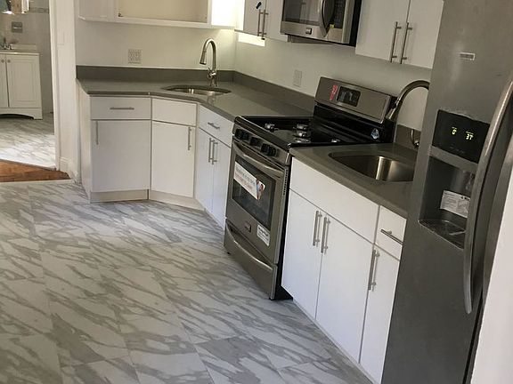 3rd image of 1312 45th St #2
