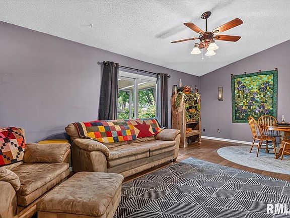 4th image of 5253 Carlton Dr