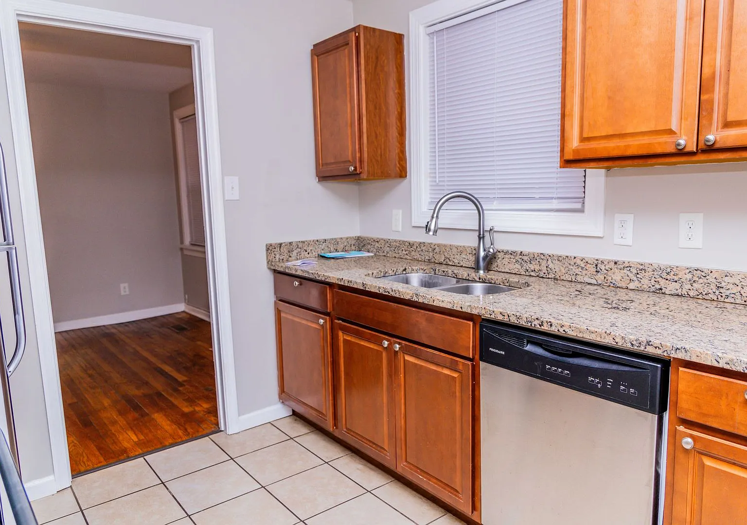 3549 Grove Ave — Photo 4
