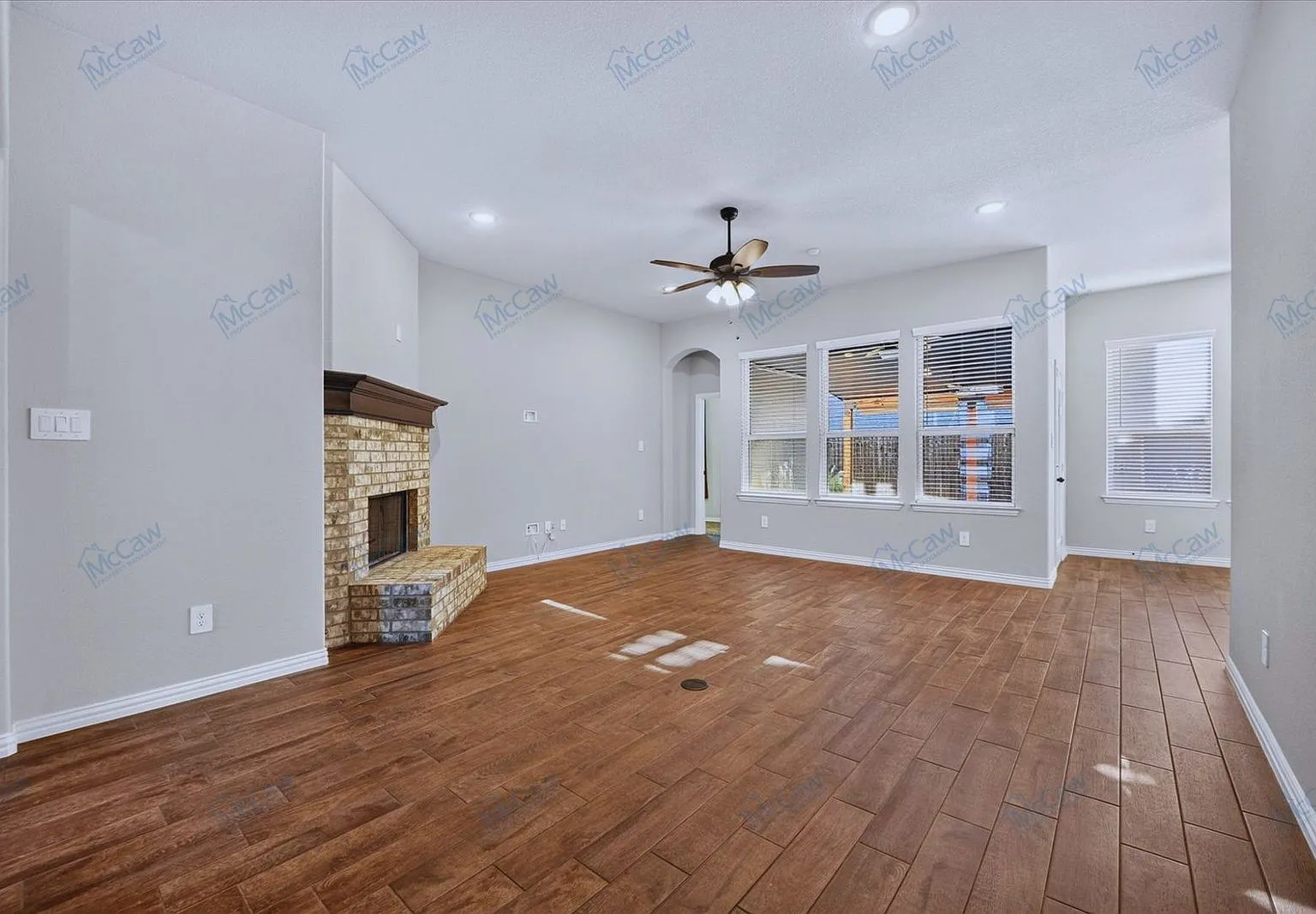 3 bed, 2.0 bath, 2136 sqft, $2,495 — Photo 4