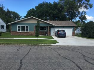 215 N Hubbard St, Crookston, MN 56716