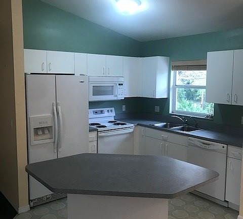 3rd image of 4658 Santiago Ln