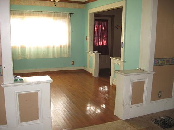 2nd image of 715 Rensselaer Ave