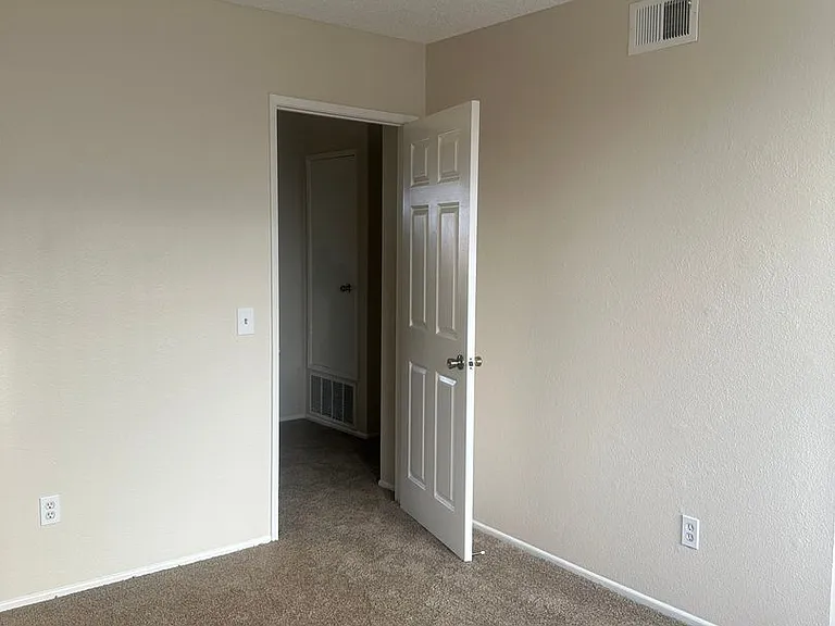 14430 Pickwick Ln — Photo 28