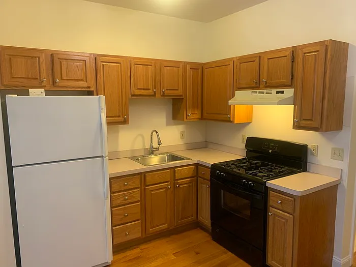 1 bed, 1.0 bath, $2,500 — Photo 4