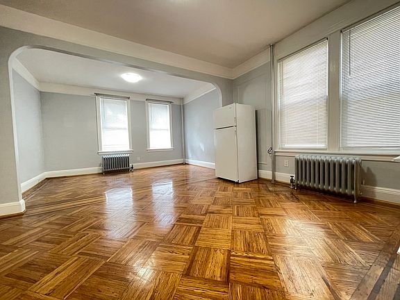 4th image of 34-29 43rd St #1