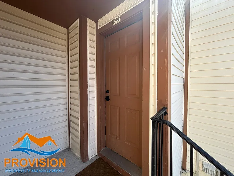 1 bed, 1.0 bath, 722 sqft, $1,700 — Photo 2