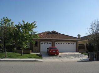 27571 Sierra Madre Dr, Murrieta, CA 92563
