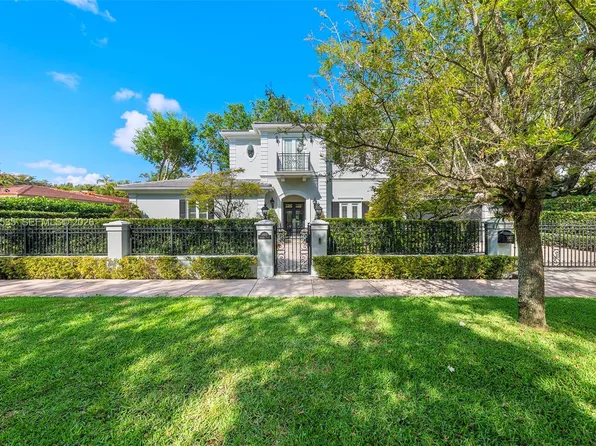 6900 Altamira St, Coral Gables, FL 33146