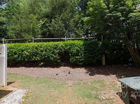 3rd image of 133 Lynch Cir