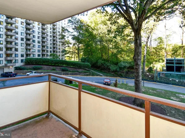 5225 Pooks Hill Rd APT 222N, Bethesda, MD 20814