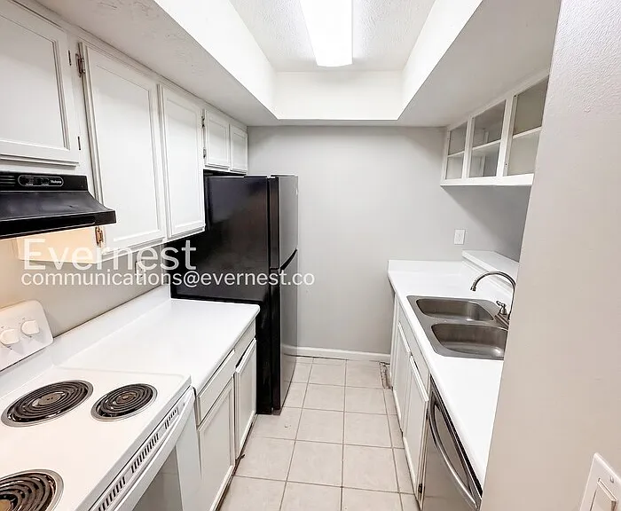 1760 Wesley Way NW #C — Photo 5