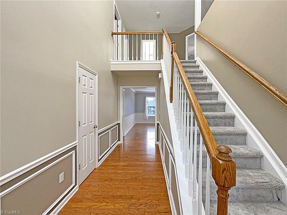 4th image of 132 Stone Moss Ln