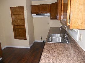 4th image of 123 E Oakwood Dr