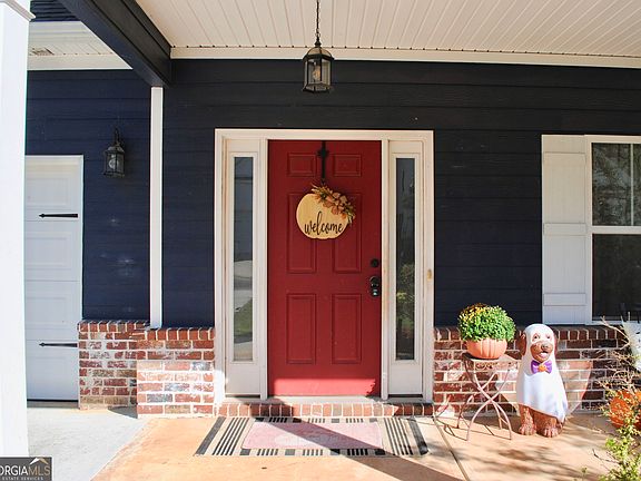 2nd image of 160 Orchard Ln