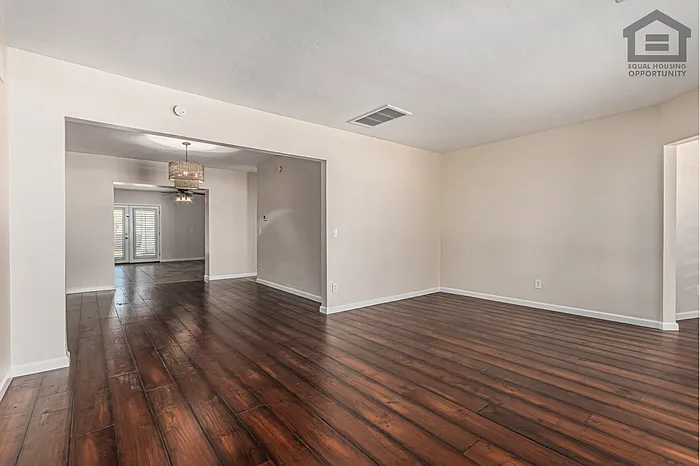 2807 N 8th Ave — Photo 9