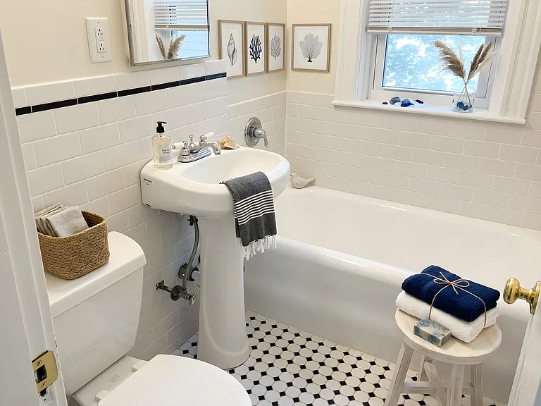 203-205 Winthrop Rd #3 — Photo 10