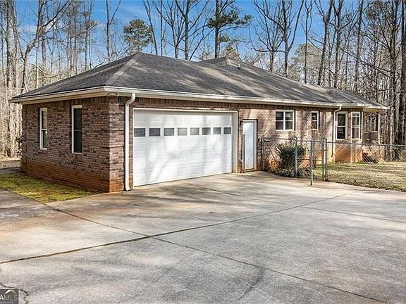 3rd image of 490 Dorsey Rd