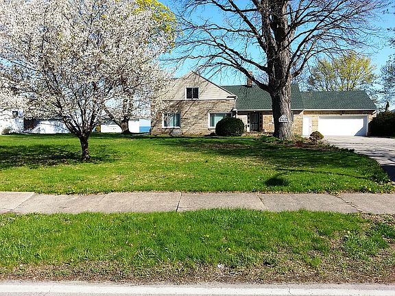 2nd image of 2531 E Erie Ave