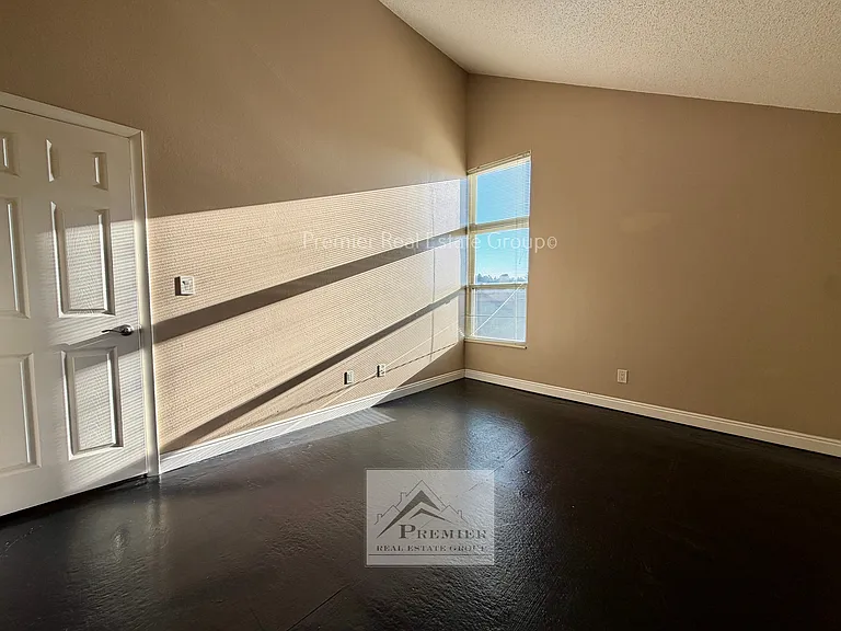 144 W Rockrimmon Blvd #303 — Photo 7