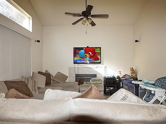 4th image of 2906 Dixon Ct
