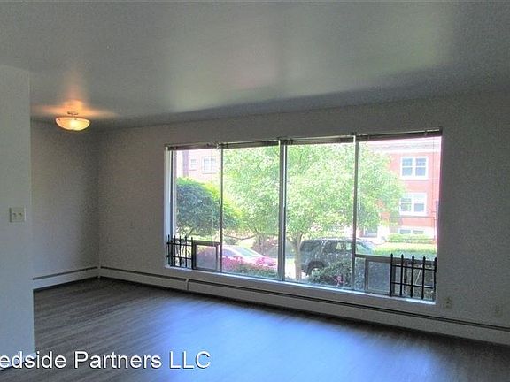 5th image of 2800 Franklin Ave E APT 5