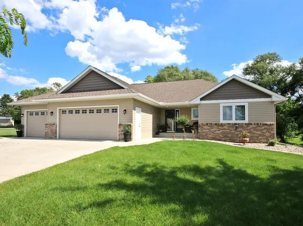 420 Toronto Blvd SE, Hutchinson, MN 55350