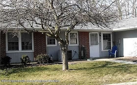 1st image of 635D Huntington Dr