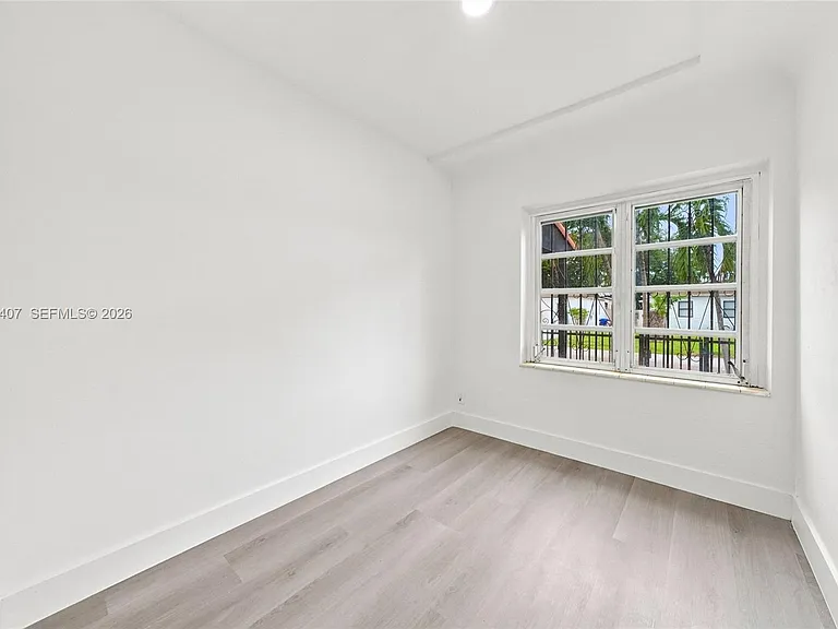 3500 NW 1st St #MAIN HOUSE — Photo 25
