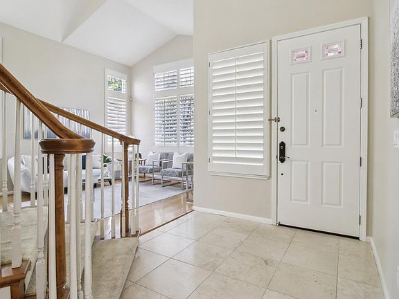 4th image of 18 Joseph Dr