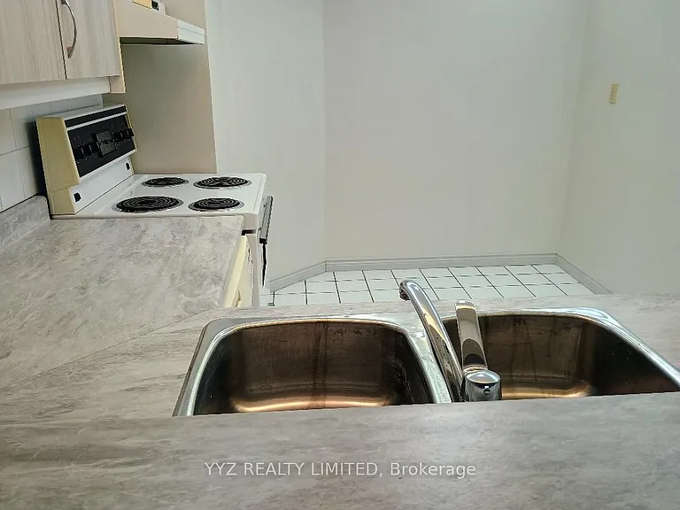 1 Clark Ave W #712 — Photo 14