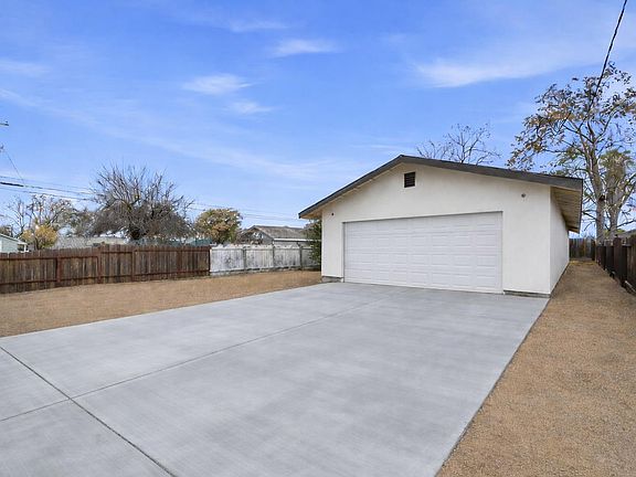 3rd image of 1707 Connie Way